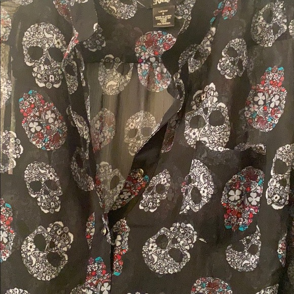 Top - Picture 2 of 6